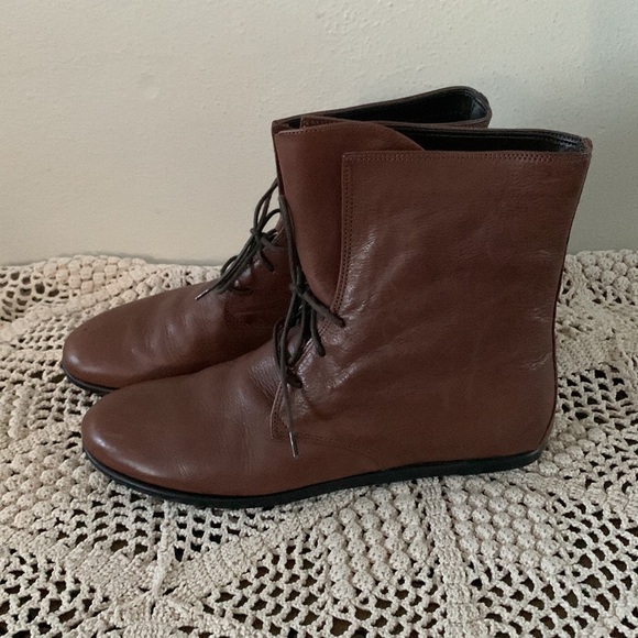 THE FLEXX NWOT Brown Booties SIZE 10 - Picture 1 of 7